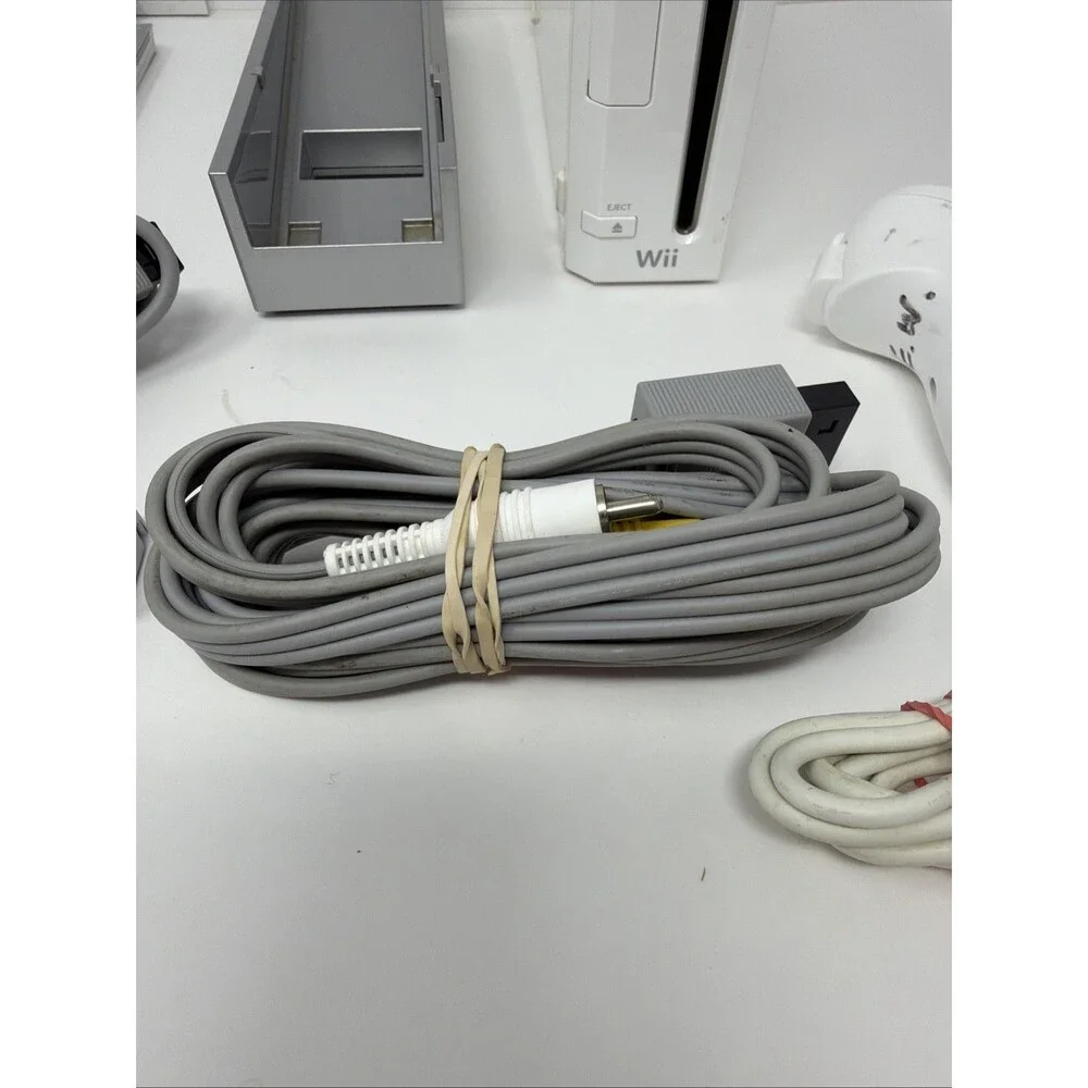 Nintendo Wii RVL-001 White Console Gamecube Compatibility Tested Works bundle